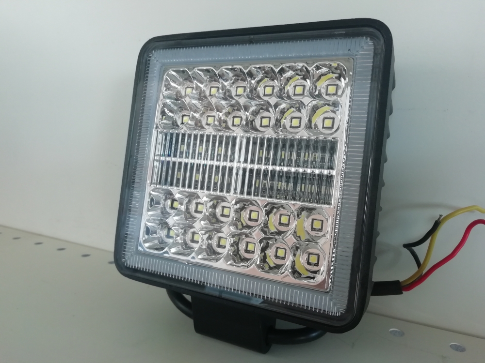 Светодиодный фонарь освния платформы эвакуатора — Производство .