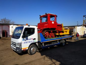 Автоэвакуатор FUSO в работе